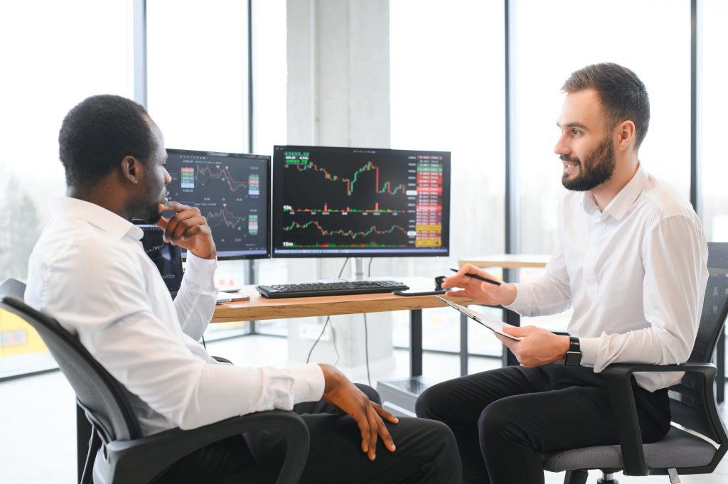 Guide to Carry Trade: How It Works in Forex and Beyond
