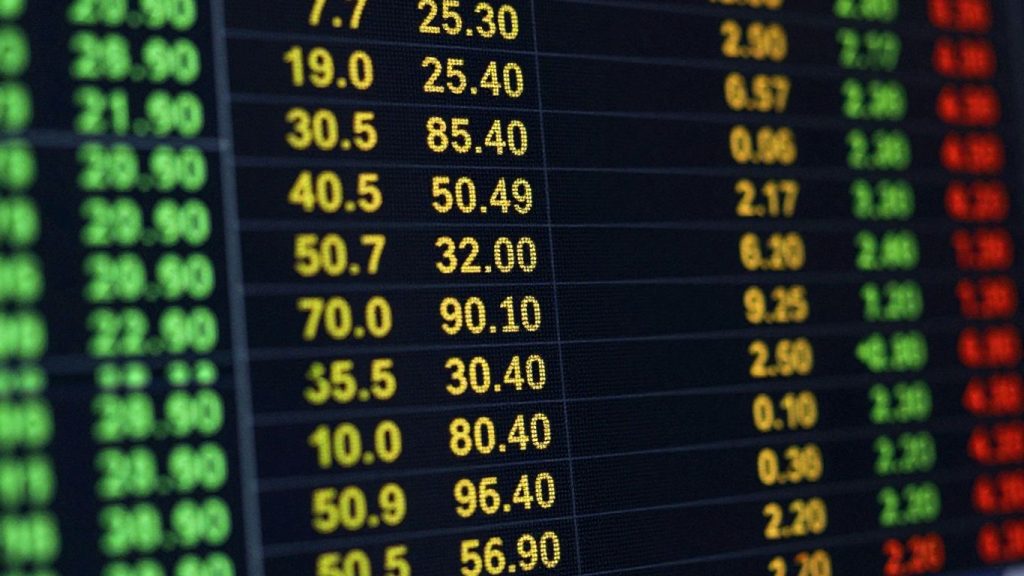 MetaTrader 4 spread indicator on a trading platform.
