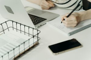 The Student Guide to Writing Strong Essays on Financial Markets and Global Economy Trends