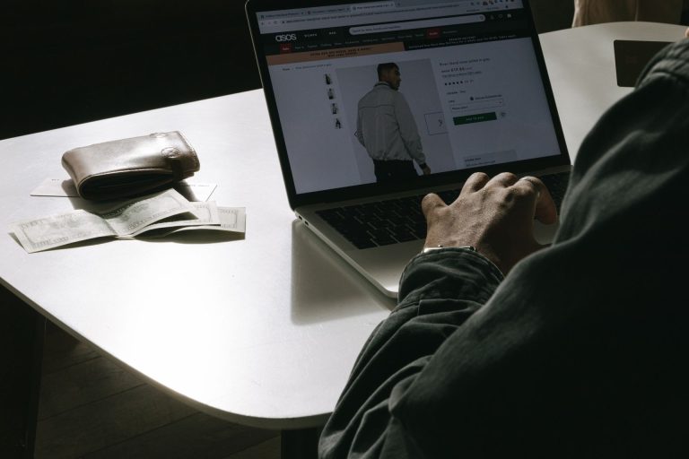 How Expert E-Commerce Development Services Solve Common Online Store Challenges