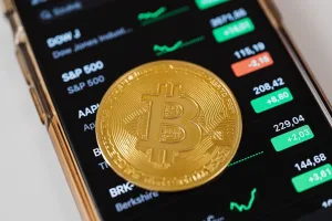 Digital asset investors are returning to traditional wealth management